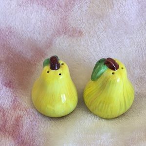 Yellow Pear Ceramic Mini Salt n Pepper Shaker Set of two NWT 1.75” X 1.50”
